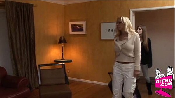 Girls who eat pussy 0103