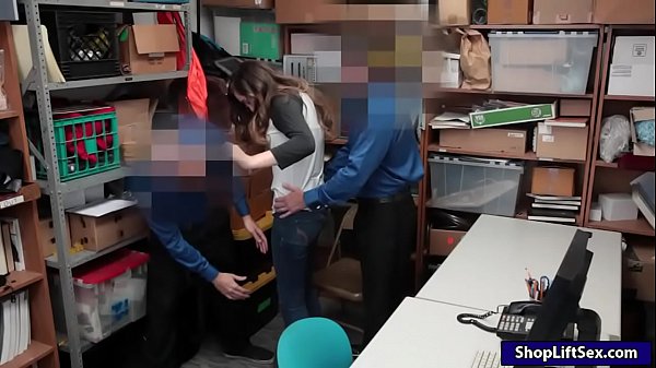 Download Video - Shoplifter Lexi Lovell boned by officers
