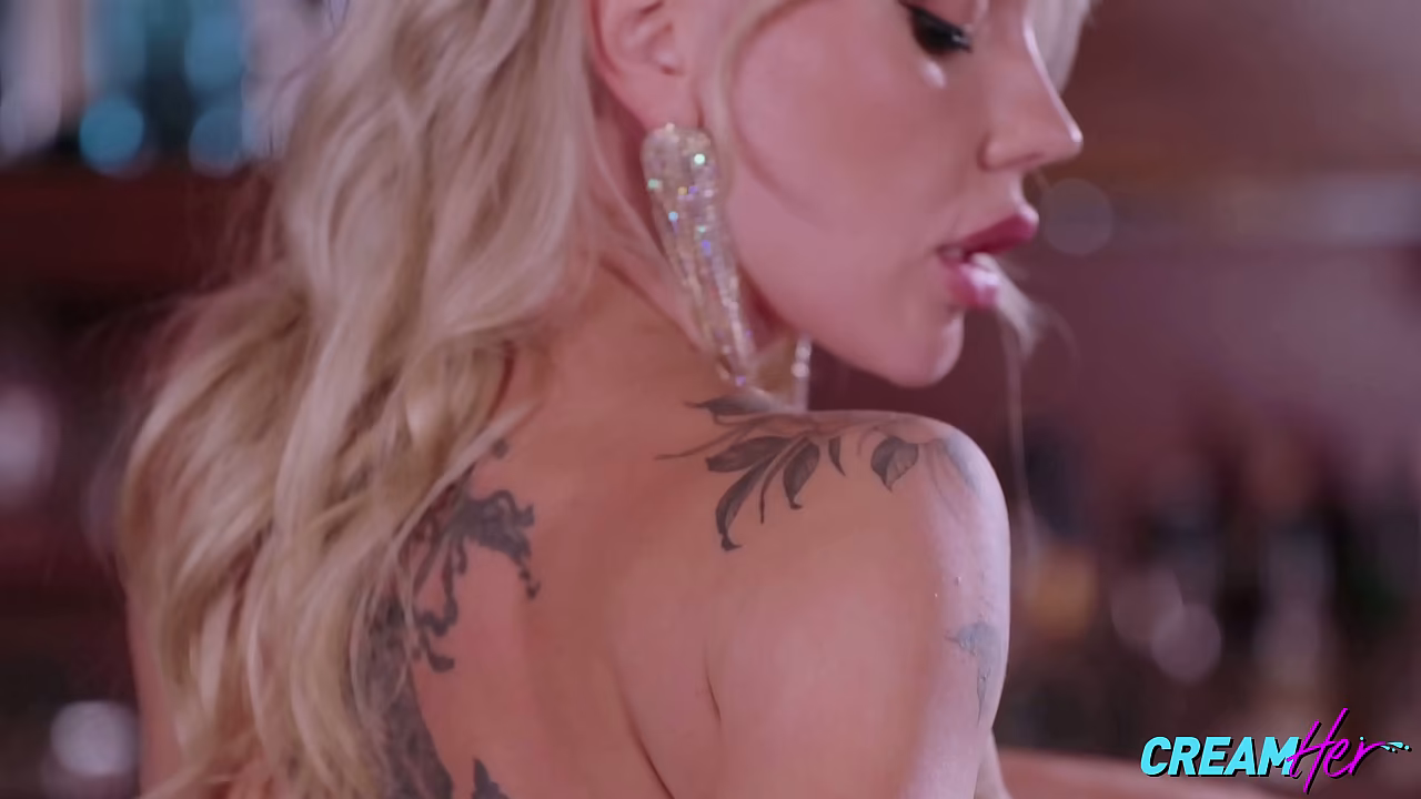 Big Boobs Beauty Angie Lynx Showcases Her Enticing Moves To Satisfy A Big Dick