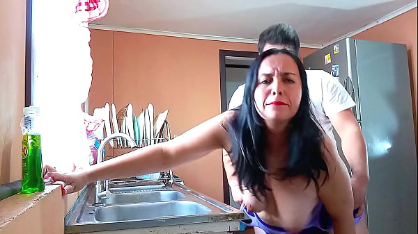 Kellyhotstepmom - Fucking my stepmom in the kitchen topless and moaning loudly