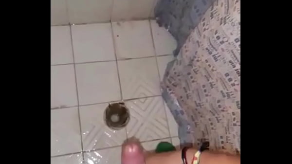 Cristián se masturba para mi