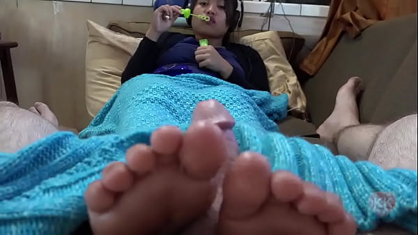 Finjob Cumshot POV