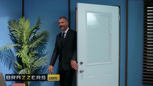 Download Video - Big Tits at Work - &lpar;Audrey Bitoni&comma; Charles Dera&rpar; - Emergency Dick Distraction - Brazzers