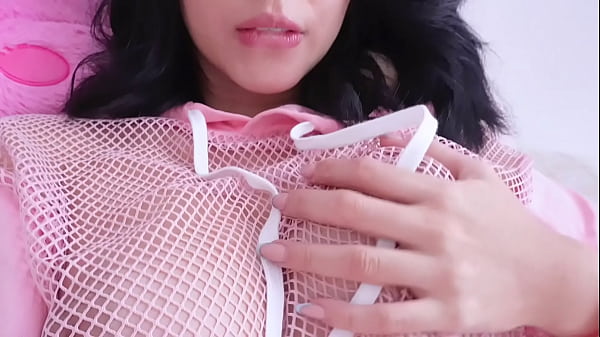 Download Video - JOI&sol; Entro en el co&ntilde;o de mi caliente hijastra de  18 mientras mi mujer est&aacute; en la sala