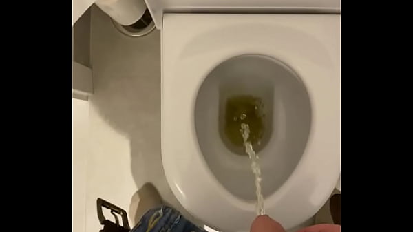 Uncut cock peeing