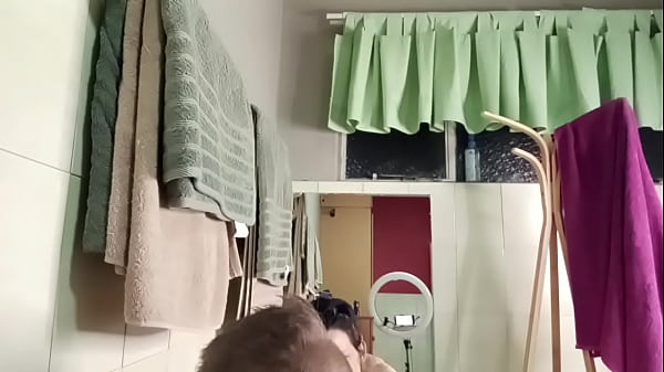 Next door neighbors wife came for a bath