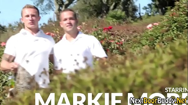 Amateur outdoor anal fuck