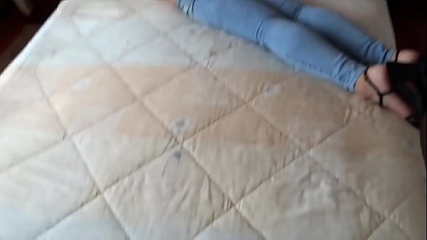Stepmom pulls down her jeans and shows off her big ass so I can masturbate and cum