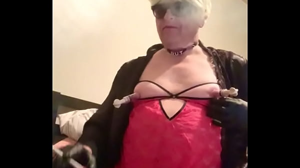 Download Video - CD Nikki dressed in red and cumshot