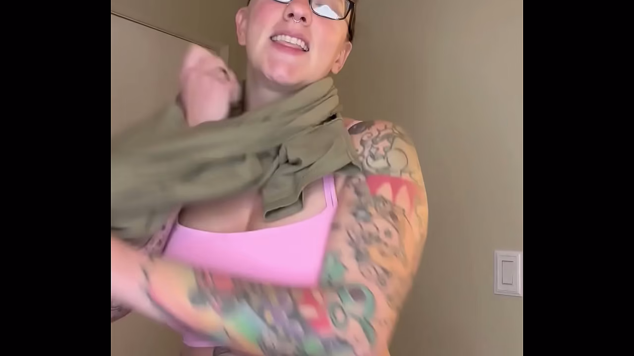 Military slut Lola Maverick makes a deal big tits flashing taboo uniform