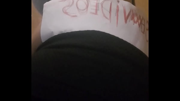 La presentaci&oacute;n modelo Online Dulce mami Bomb&oacute;n mostrando sus movimientos de cadera, sin pena anda ah&iacute;, mostr&aacute;ndose a todos i moviendose Hot