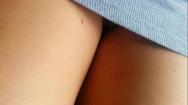 bus upskirt no panties