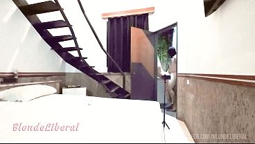 Download Video - Marido vai trabalhar&comma; e esposa traidora chama o vizinho pra meter- Trailer-b