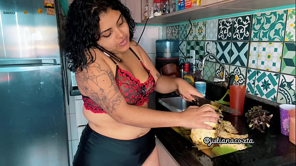 Chubby girl with a big ass fucking on all fours Juliana Coxta getting slapped and sitting in the motel naughty vlog cutting pineapple