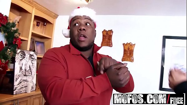 Download Video - Mofos - Milfs Like It Black - &lpar;Alura Jenson&rpar; - Horny Holidays