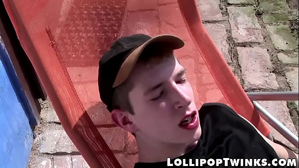 Skinny little homos fucking bare at a private o...