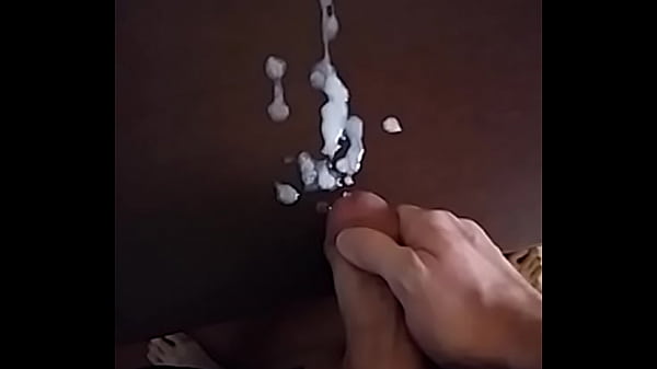 Pedrão gozando de novo