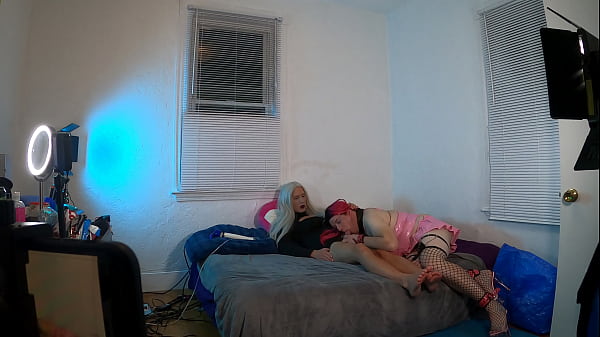 TS Kelsey Masters Sucking Huge Trans Cock