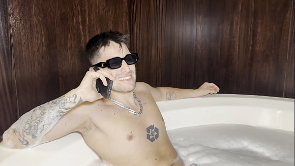 Encuentro a mi hermanastra sin ropa interior me excita y termino follandomela PARTE 2