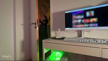 Stepsister Sucks Stepbro's Cock For The First Time - Extreme Deepthroat
