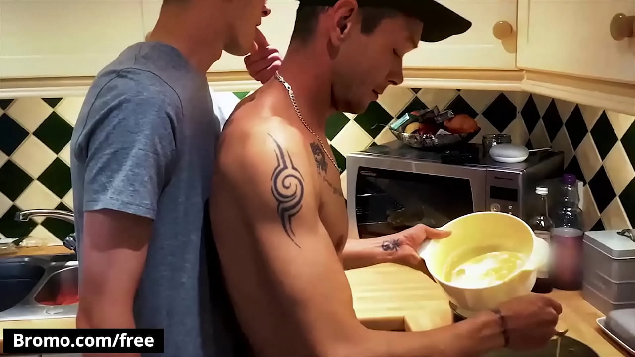 Pareja tatuada británica Vers (Mickey Taylor, Ronnie Stone) se folla a pelo y se corre - Bromo
                      blowjob handjob doggystyle deepthroat ass licking ass fucking gay muscle missionary hunk rimming big dick spooning web cam riding cock reverse riding man pussy side fuck bromo muchos negros
