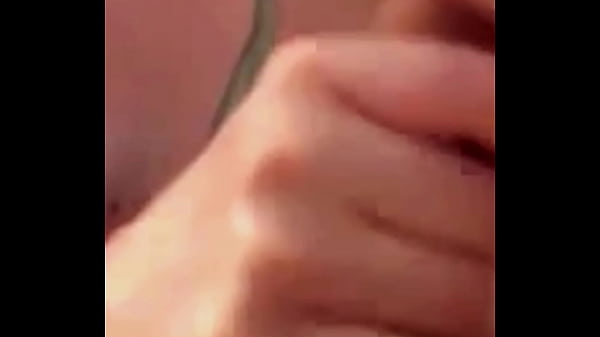 Minha madrasta vem ao meu quarto para beber leite