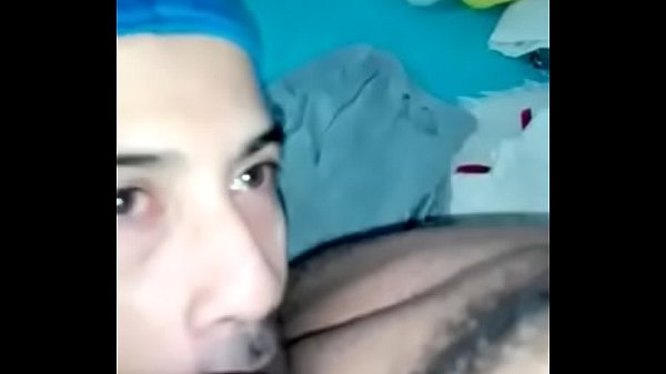 Download Video - Comiendome la rica verga morena de un hetero