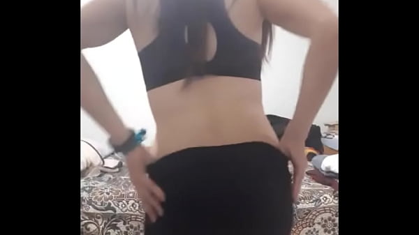 Kitten pulling down her pants ... a taste (@gatitanovioshot)