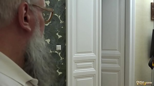 Grandpa has best orgasm when she suck on his dick and cum swap like naughty girls