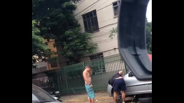 Download Video - LOIRO DE PAU DURO DURANTE O DIA EM NITER&Oacute;I