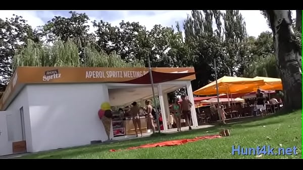 Fellation Gorge Profonde Belle Fille Brune