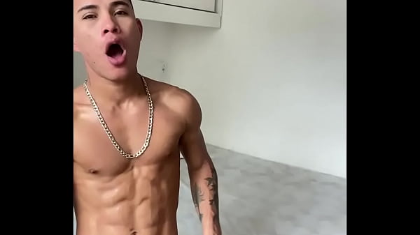 Download Video - Novinho sub&uacute;mido dando pro tatuado parte 1 bareblack