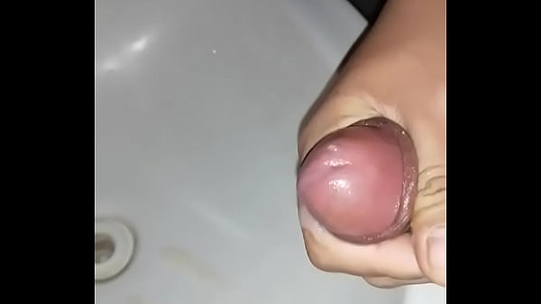 Download Video - Me aguante una semana de no jalarme la verga y luego me masturbo y eyaculo a chorros