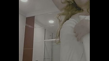Cute Blonde Drops Towel Teases You Fully Naked