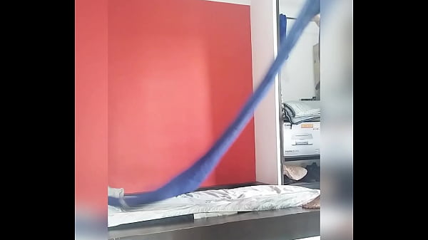 Limpando o quarto peladão