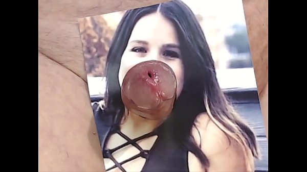 Spermaschlampe in den Mund gefickt und vollgesp...