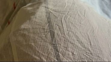 O amigo do meu esposo me acordou e me comeu , enquanto o corninho fazia o jantar ! shii nao faz barulho...