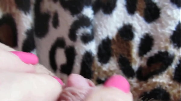 thumb big clit orgasm