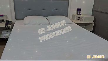 ME BOTA NO PELO NA VENEZUELANA