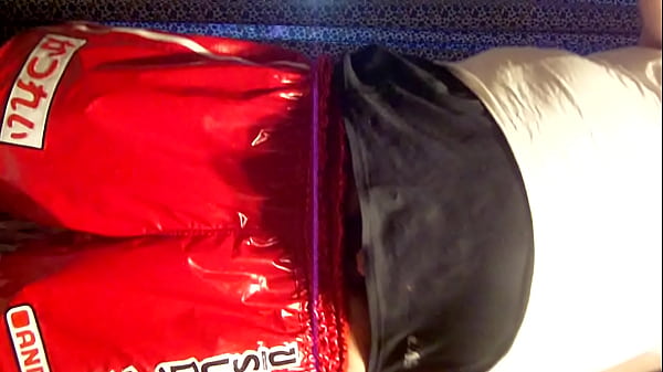 Muszlim férfi keményen megdugja a fiúkat