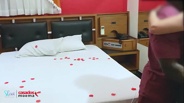 Marquei com um Neg&atilde;o Musculoso BBC DOTRADO no Posto. Quer Ver o Que Fizemos no Motel?