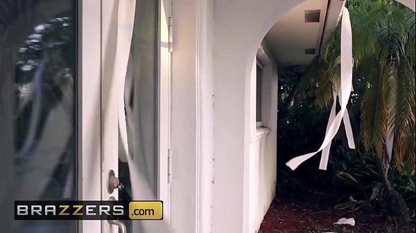 Download Video - &lpar;Katana Kombat&rpar; bounces her bubble butt on Johnys big dick - Brazzers