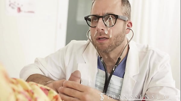 Download Video - He catches me masturbating in his office&comma; how embarrassing