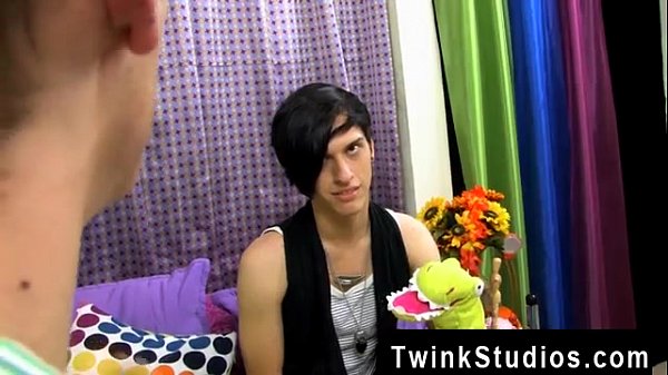 Hot twink Taylor Lee and Jae Landen are 2 colle...