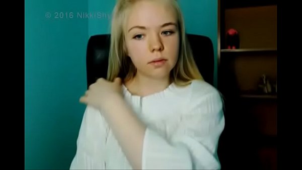 flashing cute teen