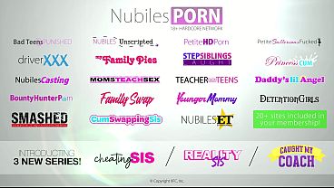 Prank in the bathroom - Stepmother walks out naked thanks to her stepson's joke