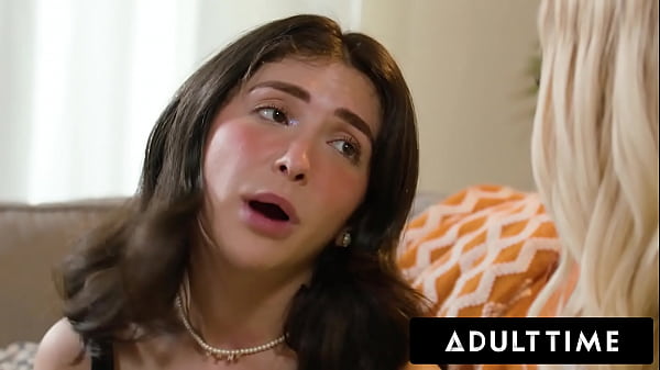 ADULT TIME - Innocent Jane Wilde Tribs & Rubs Clits With Sexy Lesbian Dating Coach Serene Siren