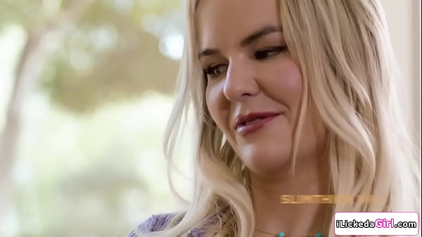 Download Video - Petite stepdaughter gets horny kissing her lesbian stepmom