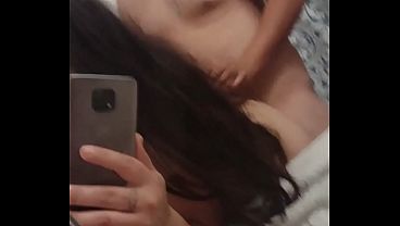 le doy duro a mi esposa en el ba&ntilde;o Sexy