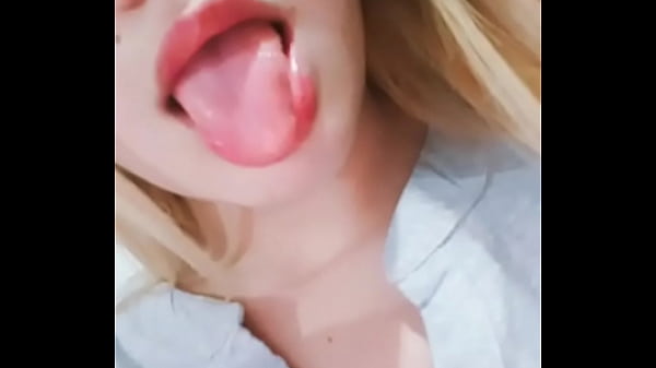 thumb my lips